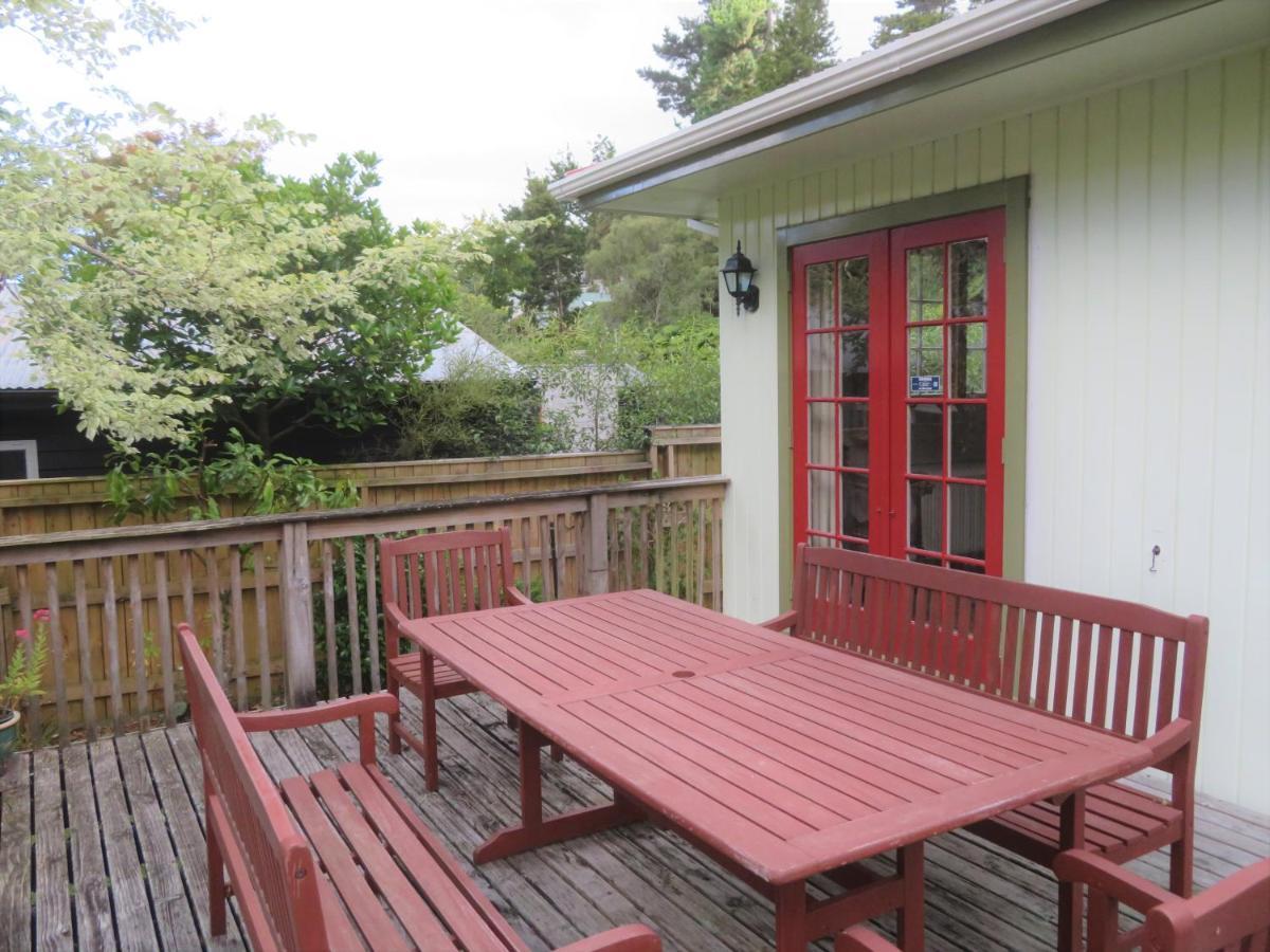 Twin Totara Cottage Upper Hutt Exterior photo