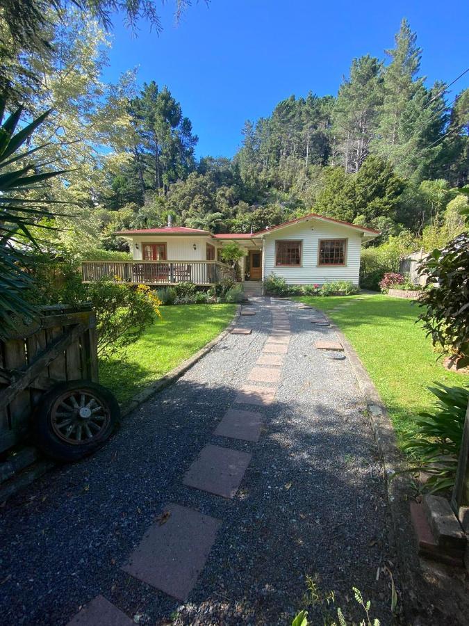 Twin Totara Cottage Upper Hutt Exterior photo